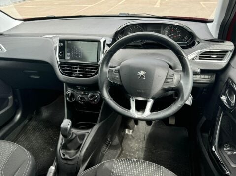 Peugeot 208 1.2 PureTech Allure Premium Euro 6 5dr 32