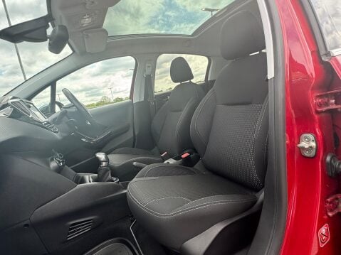 Peugeot 208 1.2 PureTech Allure Premium Euro 6 5dr 38
