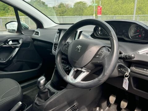 Peugeot 208 1.2 PureTech Allure Premium Euro 6 5dr 29