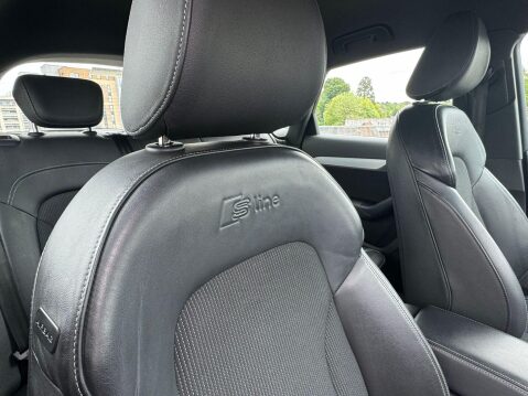 Audi Q3 2.0 TDI S line S Tronic quattro Euro 5 (s/s) 5dr 33