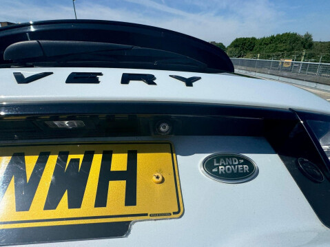 Land Rover Discovery Sport 2.0 TD4 HSE Black Auto 4WD Euro 6 (s/s) 5dr 42