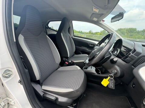 Toyota Aygo 1.0 VVT-i x-trend Funroof x-shift Euro 6 5dr 32