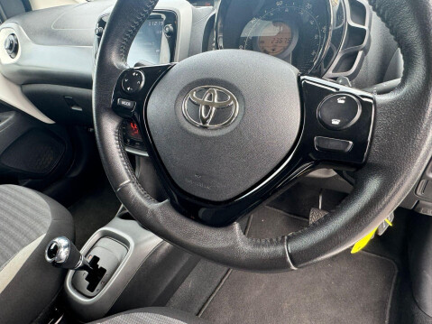 Toyota Aygo 1.0 VVT-i x-trend Funroof x-shift Euro 6 5dr 33
