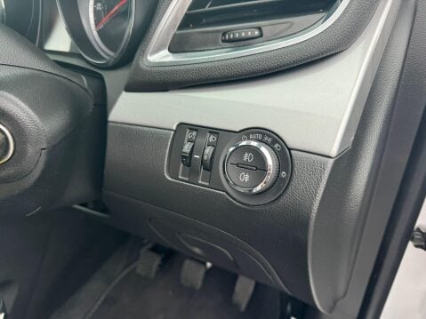 Vauxhall Mokka 1.6 Exclusiv 2WD Euro 5 (s/s) 5dr 24