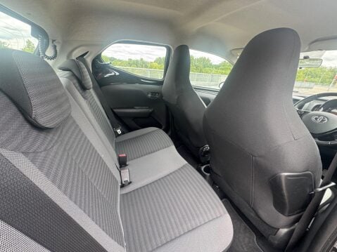 Toyota Aygo 1.0 VVT-i x-play Euro 6 5dr 49