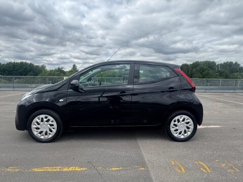 Toyota Aygo 1.0 VVT-i x-play Euro 6 5dr 3