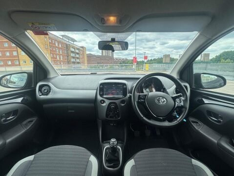 Toyota Aygo 1.0 VVT-i x-play Euro 6 5dr 15