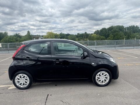 Toyota Aygo 1.0 VVT-i x-play Euro 6 5dr 9