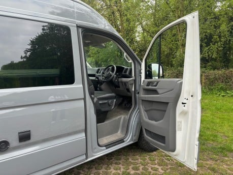 Volkswagen Crafter CR35 TDI L H/R P/V TRENDLINE 36