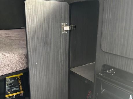 Volkswagen Crafter CR35 TDI L H/R P/V TRENDLINE 81