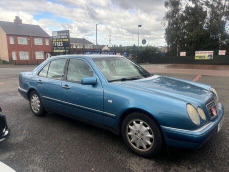 Mercedes-Benz E Class E320 ELEGANCE V6 4