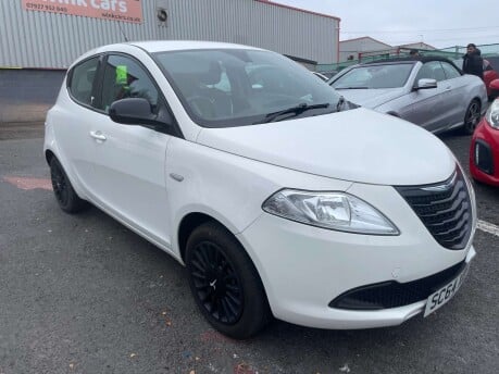 Chrysler Ypsilon 1.2 Ypsilon Silver 5dr 31