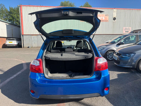 Toyota Auris 1.6 Auris Colour Collection Valvematic 5dr 10