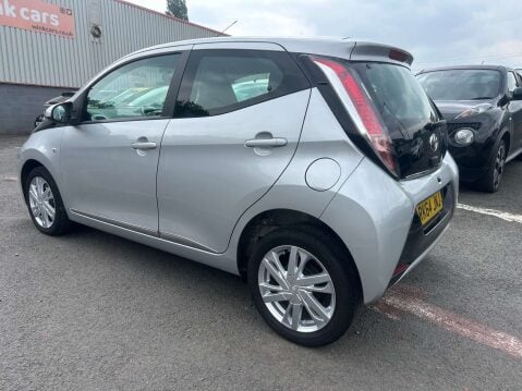 Toyota Aygo 1.0 Aygo X-Pression VVT-i 5dr 29