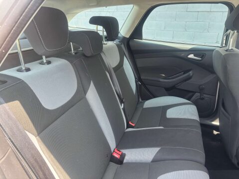 Ford Focus 1.6 Focus Zetec 125 5dr 29