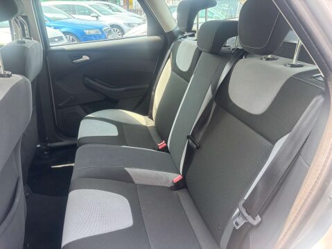 Ford Focus 1.6 Focus Zetec 125 5dr 32