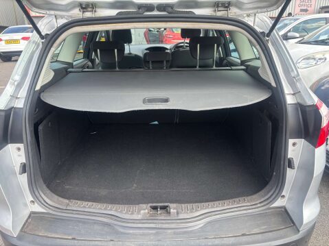 Ford Focus 1.6 Focus Zetec 125 5dr 9