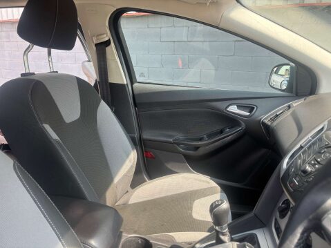 Ford Focus 1.6 Focus Zetec 125 5dr 21
