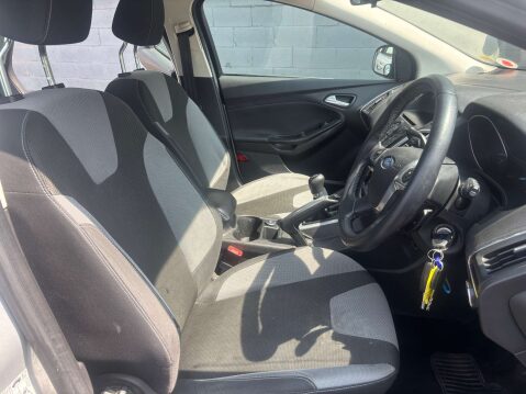 Ford Focus 1.6 Focus Zetec 125 5dr 26