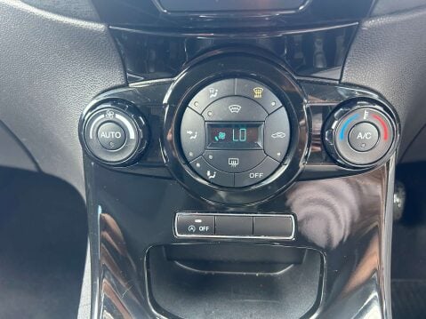 Ford Fiesta 1.0 Fiesta Titanium 5dr 9