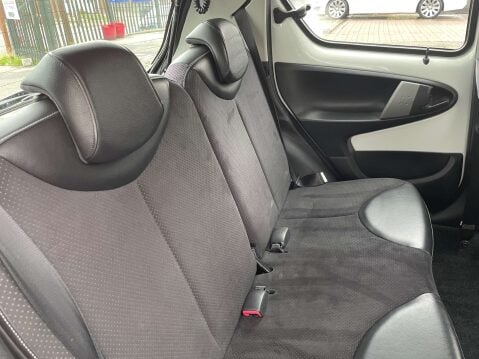 Toyota Aygo 1.0 Aygo VVT-i Ice 5dr 17