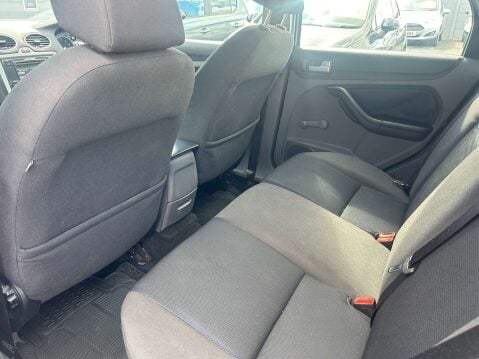 Ford Focus 1.6 Focus Zetec Climate Auto 5dr 28