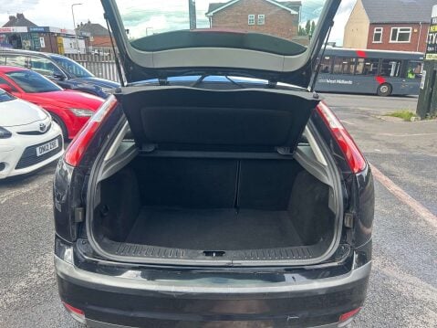 Ford Focus 1.6 Focus Zetec Climate Auto 5dr 8