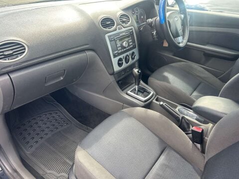 Ford Focus 1.6 Focus Zetec Climate Auto 5dr 21