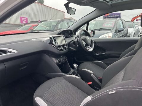 Peugeot 208 1.2 208 Style 3dr 20