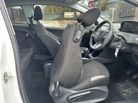 Peugeot 208 1.2 208 Style 3dr 9
