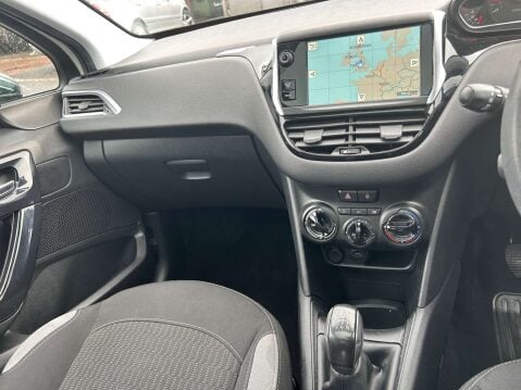 Peugeot 208 1.2 208 Style 3dr 14