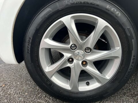 Peugeot 208 1.2 208 Style 3dr 13