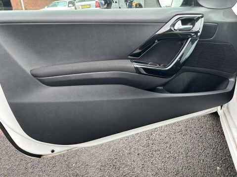 Peugeot 208 1.2 208 Style 3dr 22