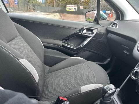 Peugeot 208 1.2 208 Style 3dr 16