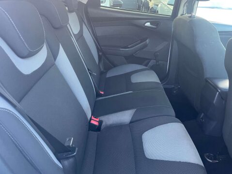 Ford Focus 1.6 Focus Zetec 125 5dr 29