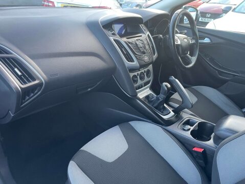 Ford Focus 1.6 Focus Zetec 125 5dr 30