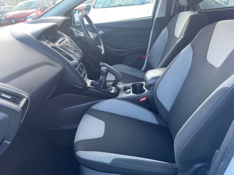 Ford Focus 1.6 Focus Zetec 125 5dr 9