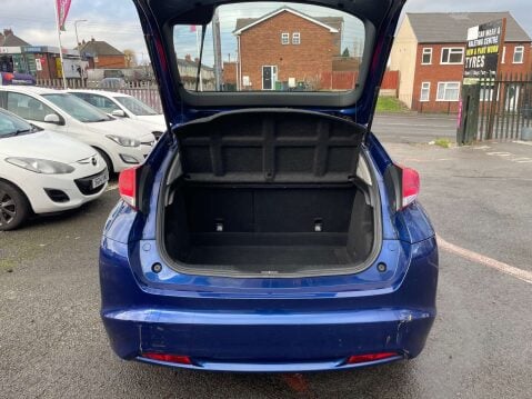 Honda Civic 2.2 Civic i-DTec ES 5dr 29