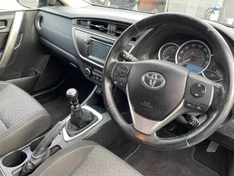 Toyota Auris 1.6 Auris Icon+ Valvematic 5dr 26
