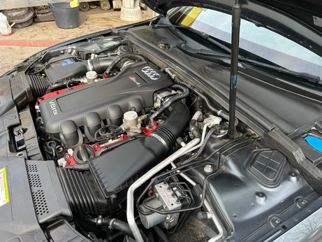 Audi RS4 4.2 FSI V8 S Tronic quattro Euro 5 5dr 33