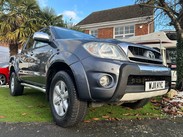 Toyota Hilux 3.0 D-4D Invincible Auto 4WD 4dr 5