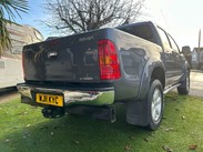 Toyota Hilux 3.0 D-4D Invincible Auto 4WD 4dr 7