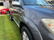 Toyota Hilux 3.0 D-4D Invincible Auto 4WD 4dr 38