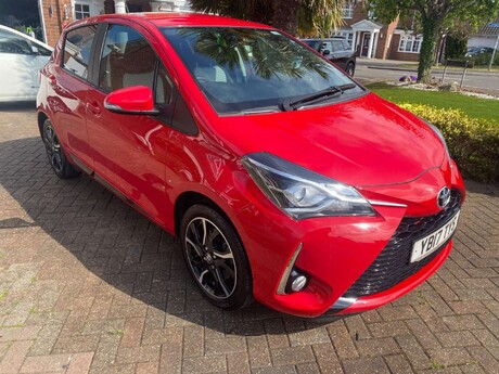 Toyota Yaris 1.5 VVT-i Design CVT Euro 6 5dr 15