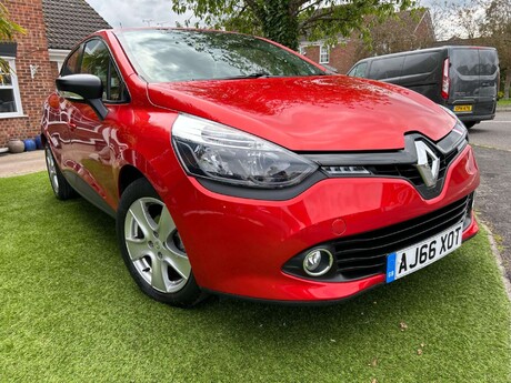 Renault Clio 1.1 Clio Play 16v 5dr 18