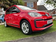 Volkswagen Up 1.0 Up by Beats 3dr 5