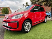 Volkswagen Up 1.0 Up by Beats 3dr 6