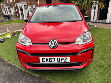 Volkswagen Up 1.0 Up by Beats 3dr 12