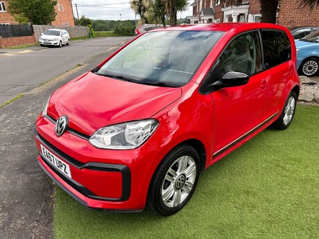 Volkswagen Up 1.0 Up by Beats 3dr 14