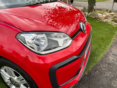 Volkswagen Up 1.0 Up by Beats 3dr 27